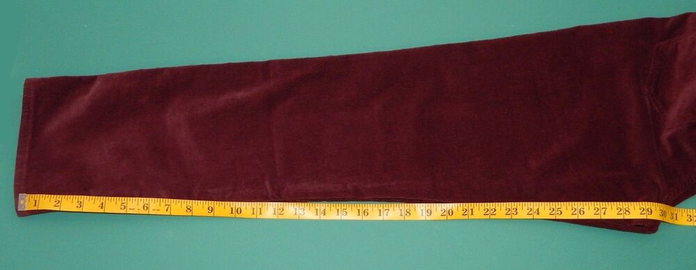 NWT Levi’s Classic Straight Corduroy Jeans Women's Size 4M Burgundy Retail $59 - Picture 8 of 16